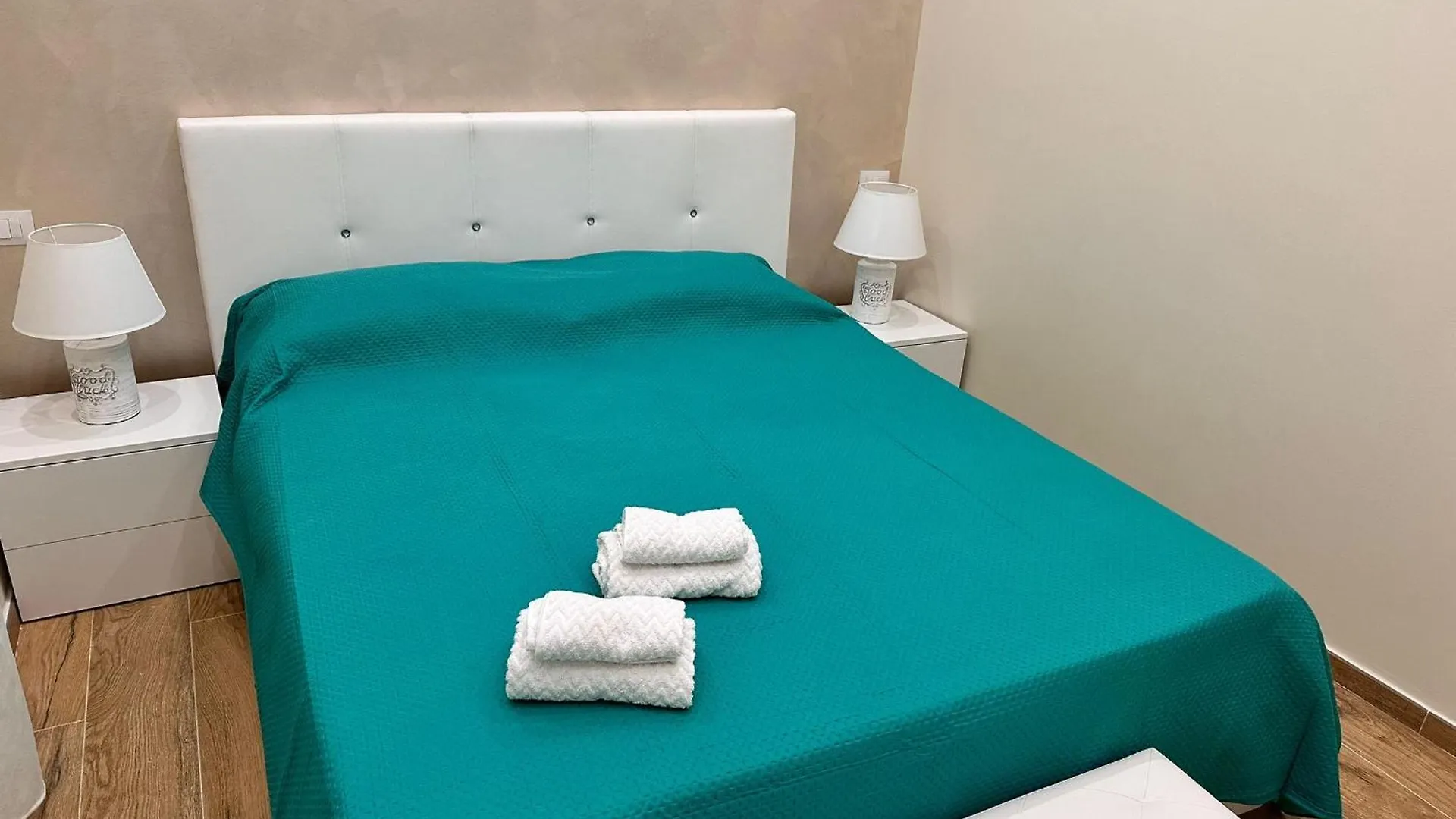 Miryal Holidays Apartment Palermo